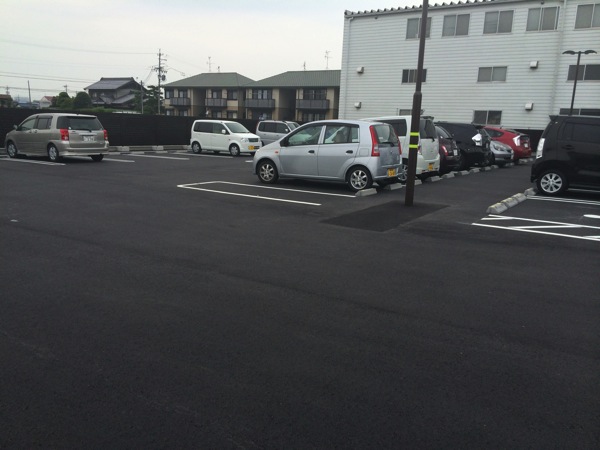 広い駐車場