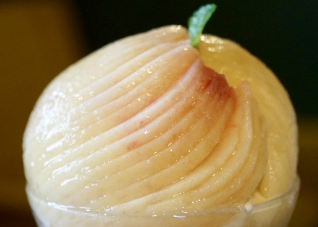 休日は3時間待ち 桃をまるごと1個使った 極桃パフェ を食べるために愛知県岡崎市のミールカフェに行ってきた さおとめらいふ